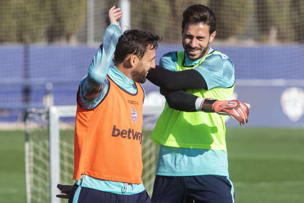 Quico Catalán se acerca a Buñol al entrenamiento