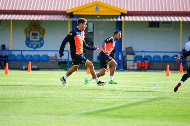 Entrenamiento de la UD Las Palmas en Barranco ...