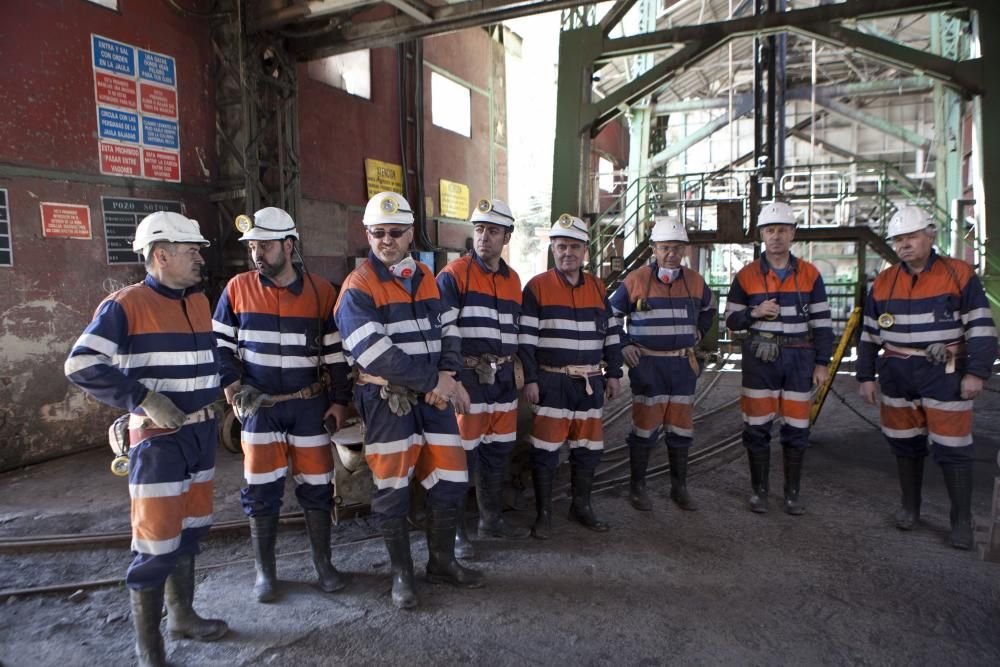 Visita al Pozu Sotón del Colegio de Ingenieros Superiores de Minas, Escuela de Ingeniería de Minas y olegia de Ingenieros Técnicos de Minas