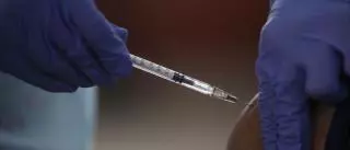 Salud quiere evitar que 14.000 asturianos opten por AstraZeneca en la segunda dosis