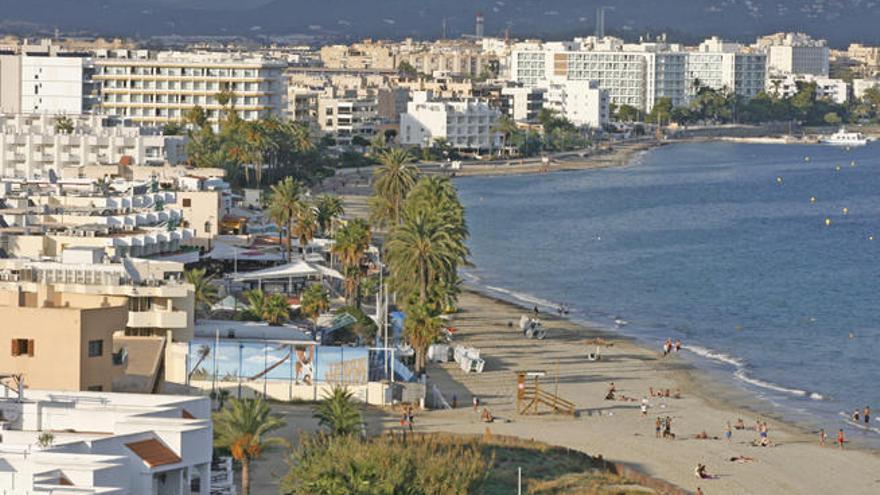 Vista general de Platja d´en Bossa, en el municipio de Sant Josep.