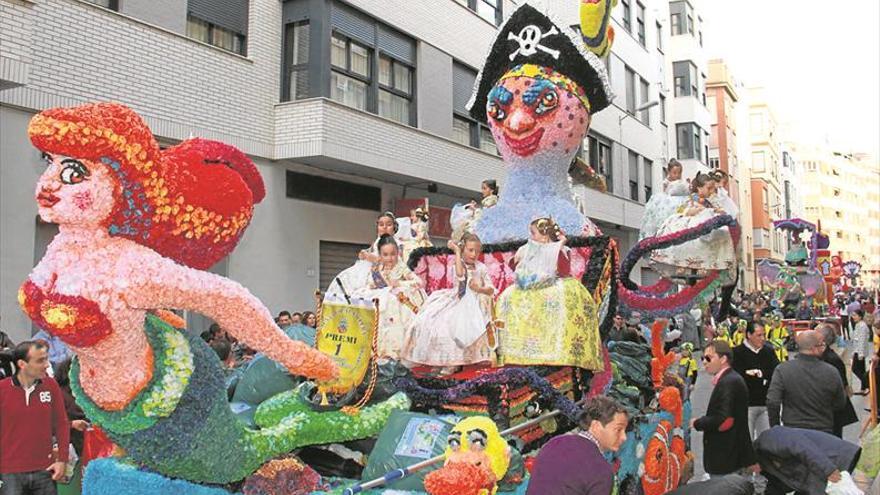 Las Fallas llenan hoy y mañana las calles de Burriana de ironía y color