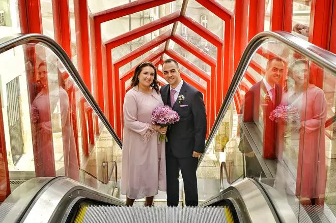 La boda de Romina y Cristian: una «Revuelta» de escaleras, hospital y televisión