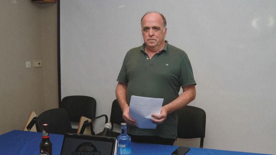 Eduardo Villar, durante su rueda de prensa de despedida. | Iñaki Osorio