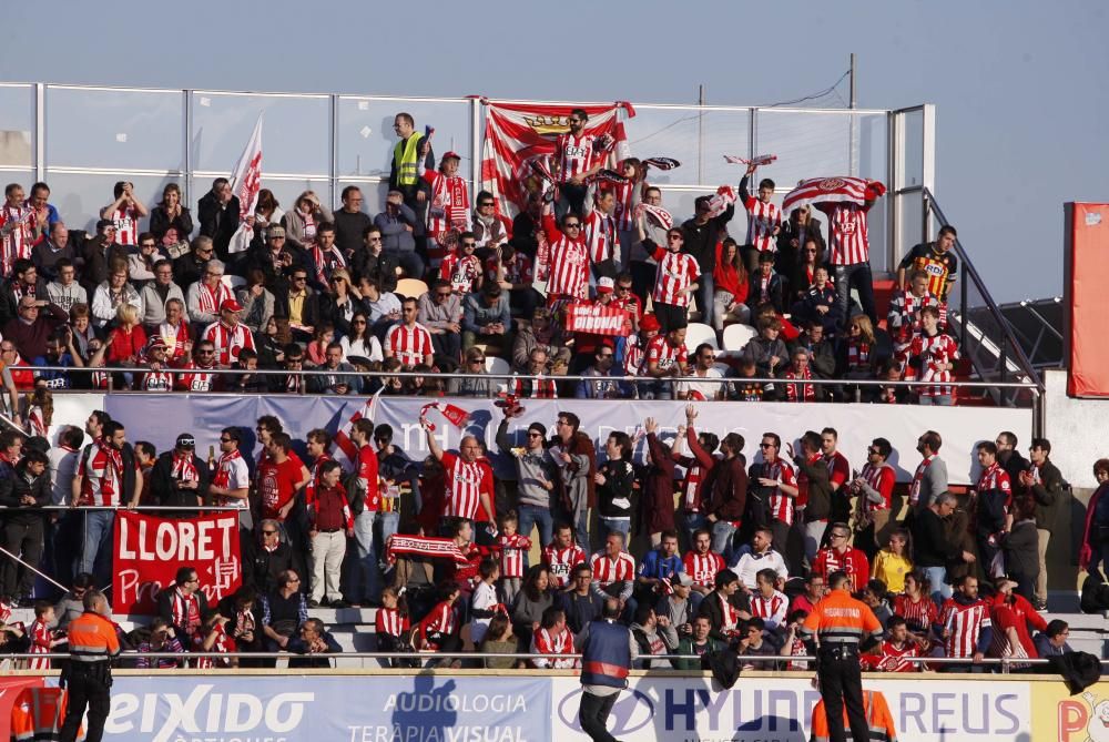 L'afició del Girona FC a Reus.