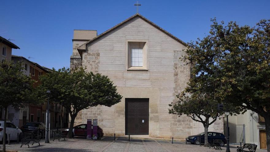 La Associació Veïnal Casc Antic Digne i Viu celebra Sant Joan con una cena en la calle