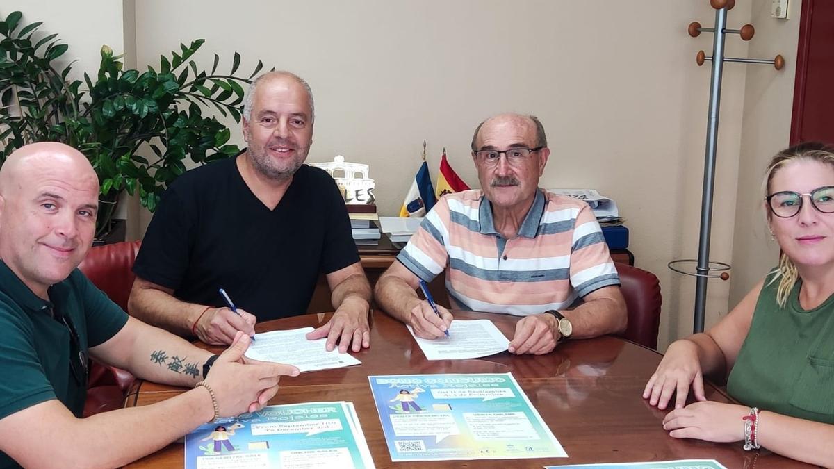 El Ayuntamiento de Rojales y la Asociación de Comerciantes firman el convenio del bono consumo