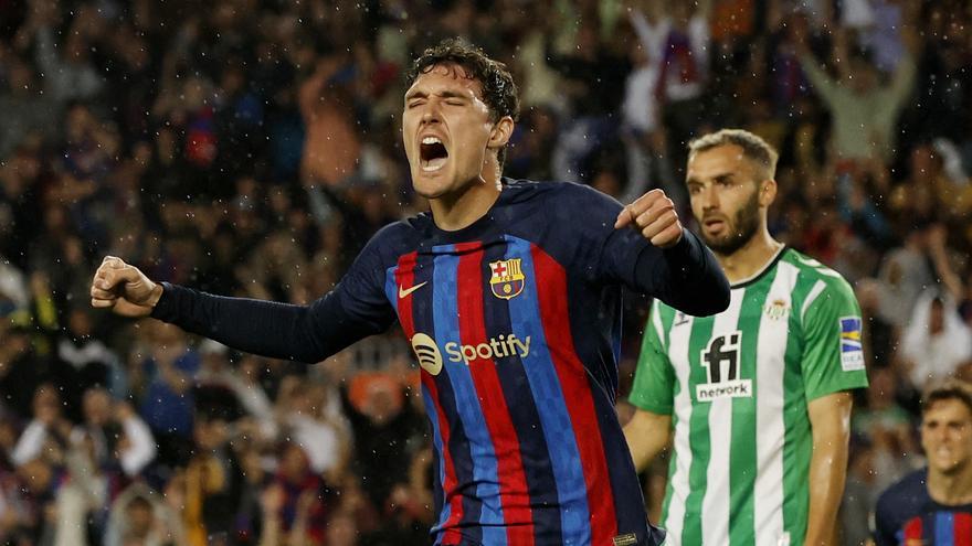 El Barça posa la directa i s’apropa al títol amb una golejada contra el Betis