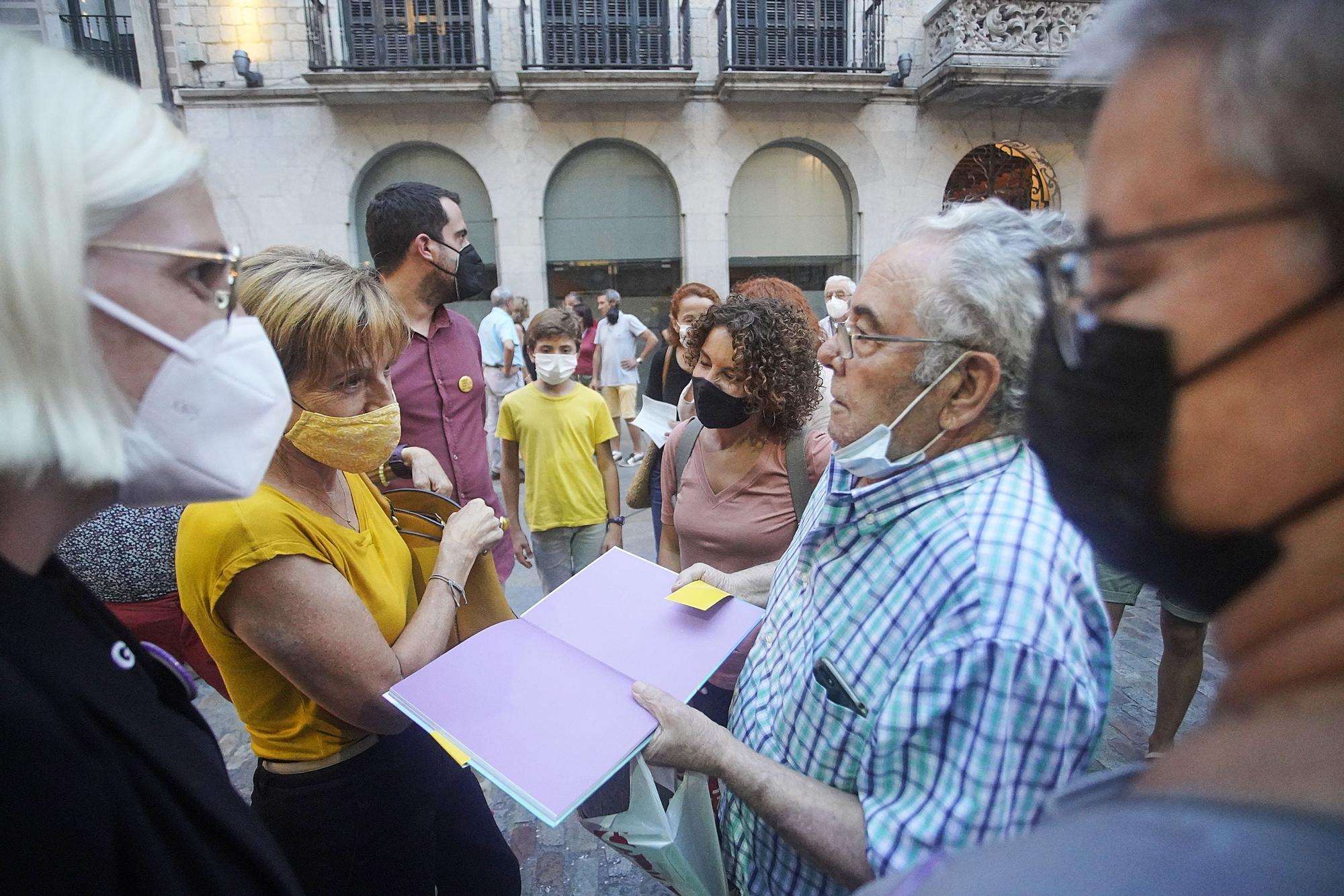 Carme Forcadell, a la plaça del Vi