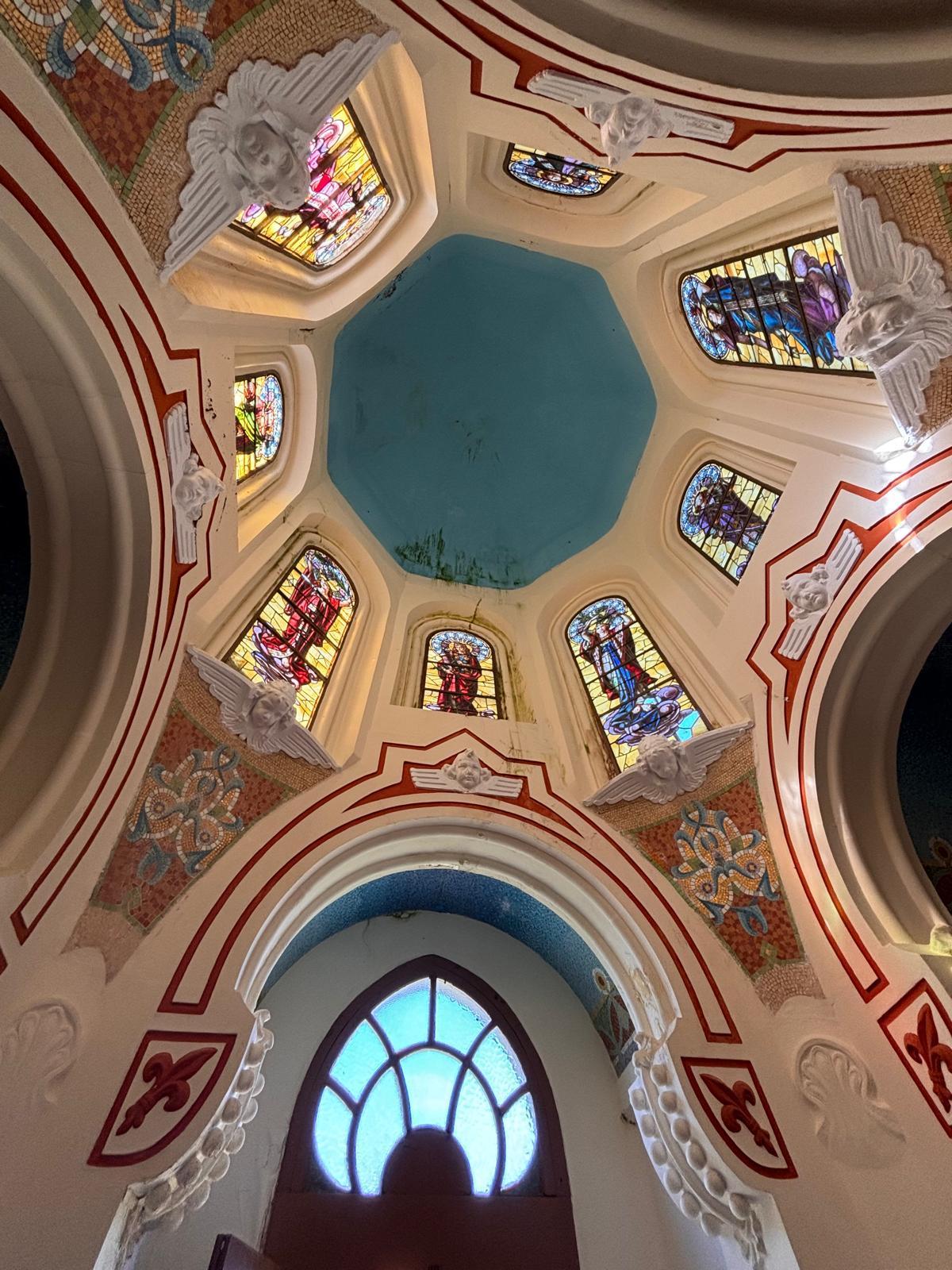 Vitrales Maumejean interior de la cúpula del panteón.
