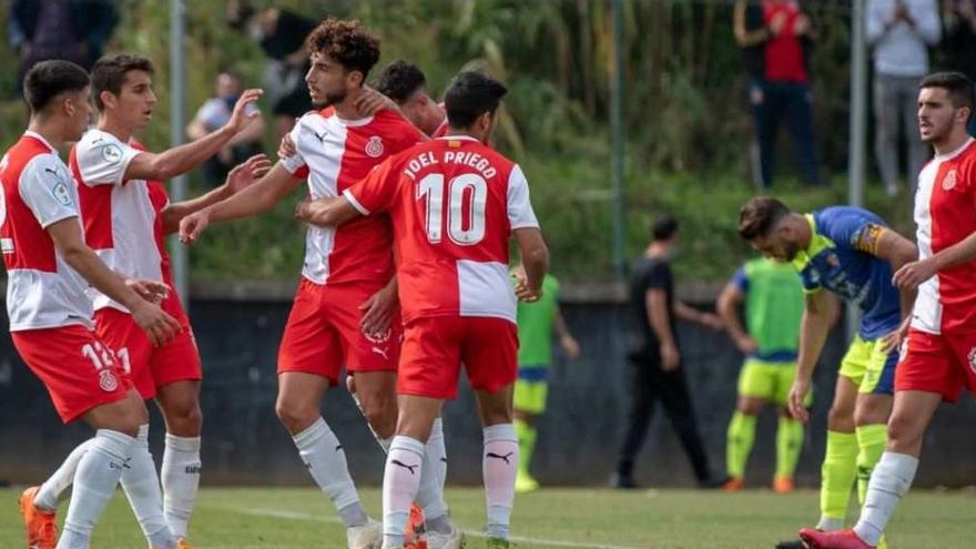 Els jugadors celebrant el gol de Pachón