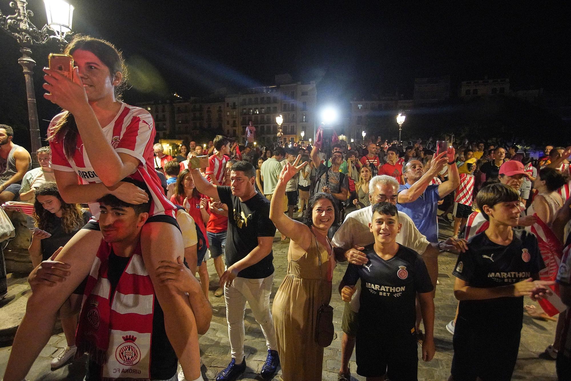 La ciutat surt al carrer a celebrar l'ascens del Girona a Primera