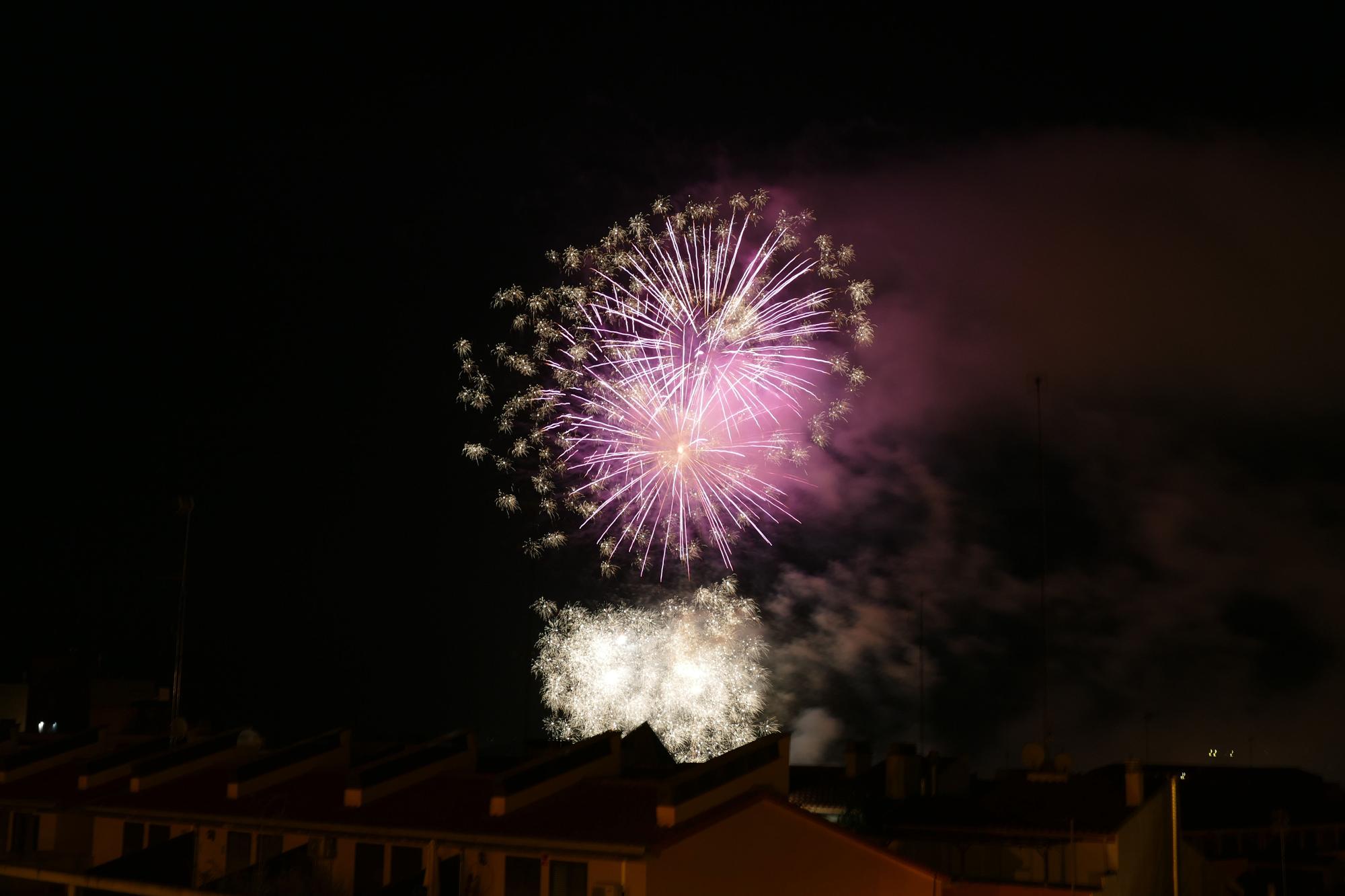 Figueres tanca les Fires i Festes de la Santa Creu amb un castell de focs