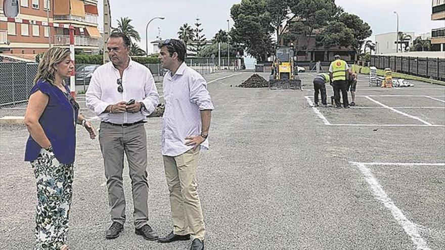 Benicàssim crea 500 plazas para estacionar en el litoral