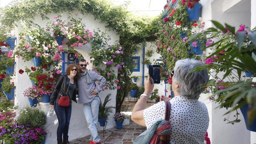 La falta de presupuestos retrasa las bases del concurso de patios