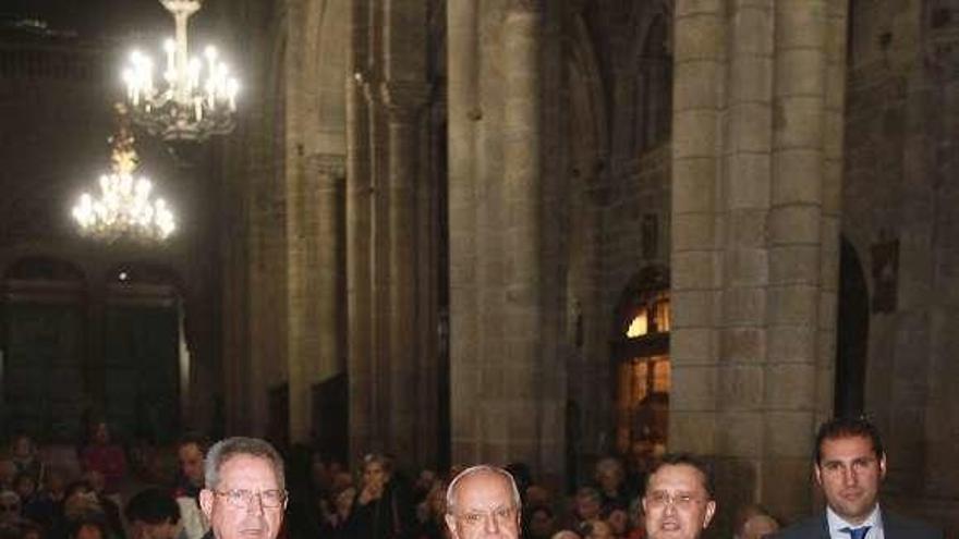 José Pérez, Leonardo Lemos, M.Ángel González y el editor, Antonio Ortiz ayer en la presentación en la catedral. // Iñaki Osorio