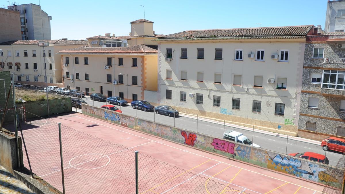 Pistas deportivas de la plaza de Italia, en Cáceres.