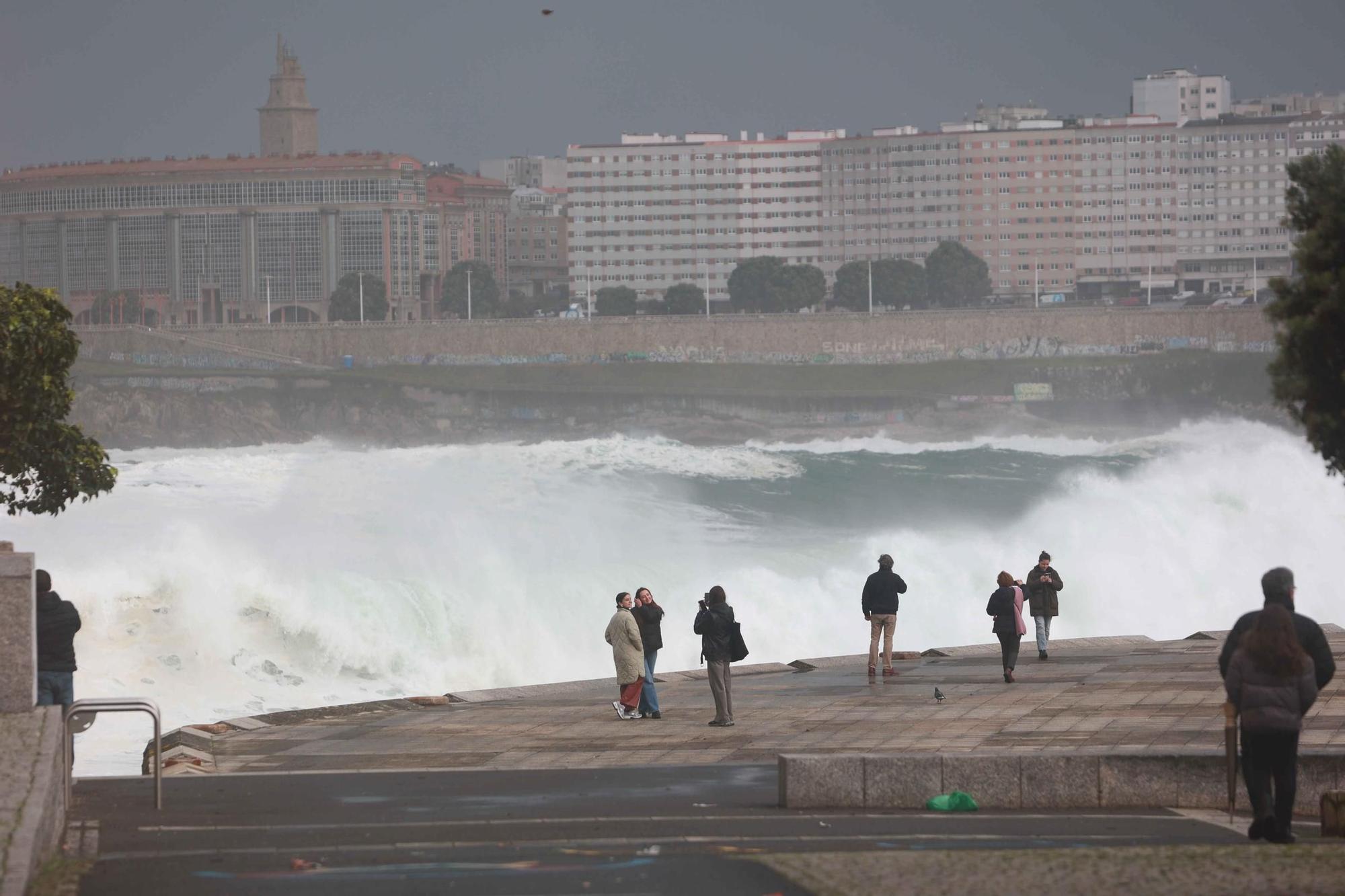 Olas de hasta 8 metros de altura en el litoral coruñés