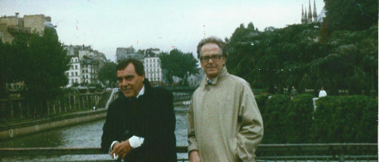 Eugenio Padorno con Martín Chirino en París.