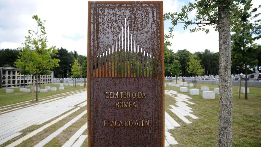 Uno de los accesos al camposanto municipal.