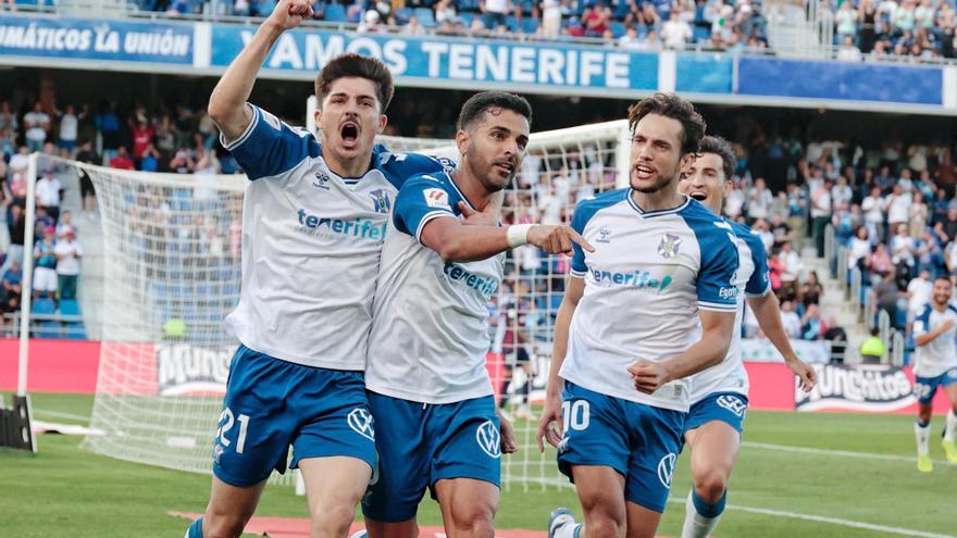 El Tenerife derrota al Eibar y saca el pasaje a la tranquilidad