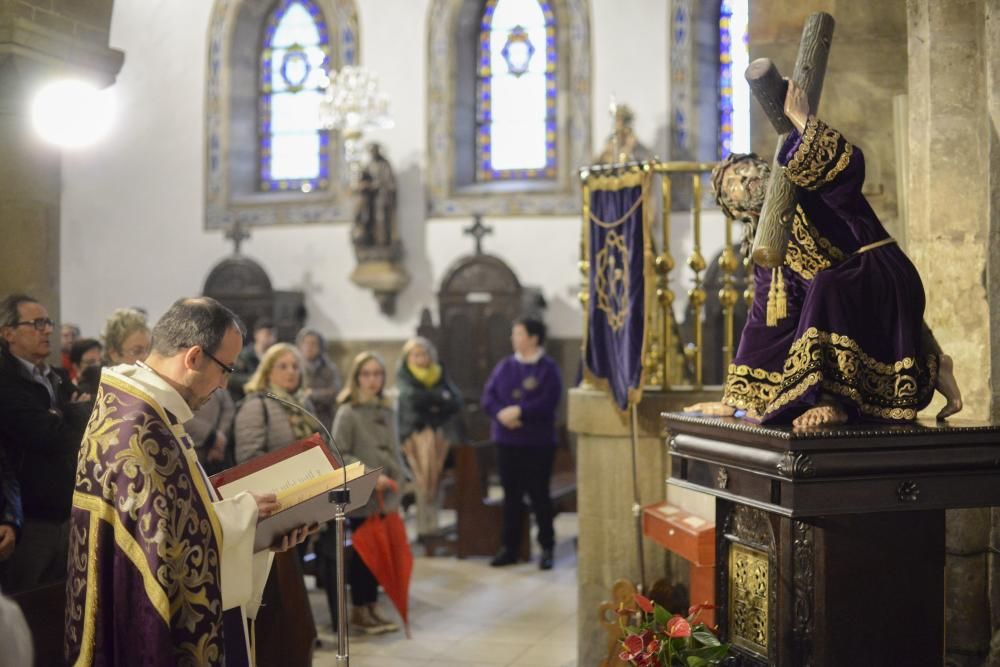 Bajan al cristo Jesusín de Galiana en taxi hasta San Nicolás