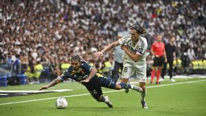 Militao i Mbappé envien a la lona un Espanyol innocent