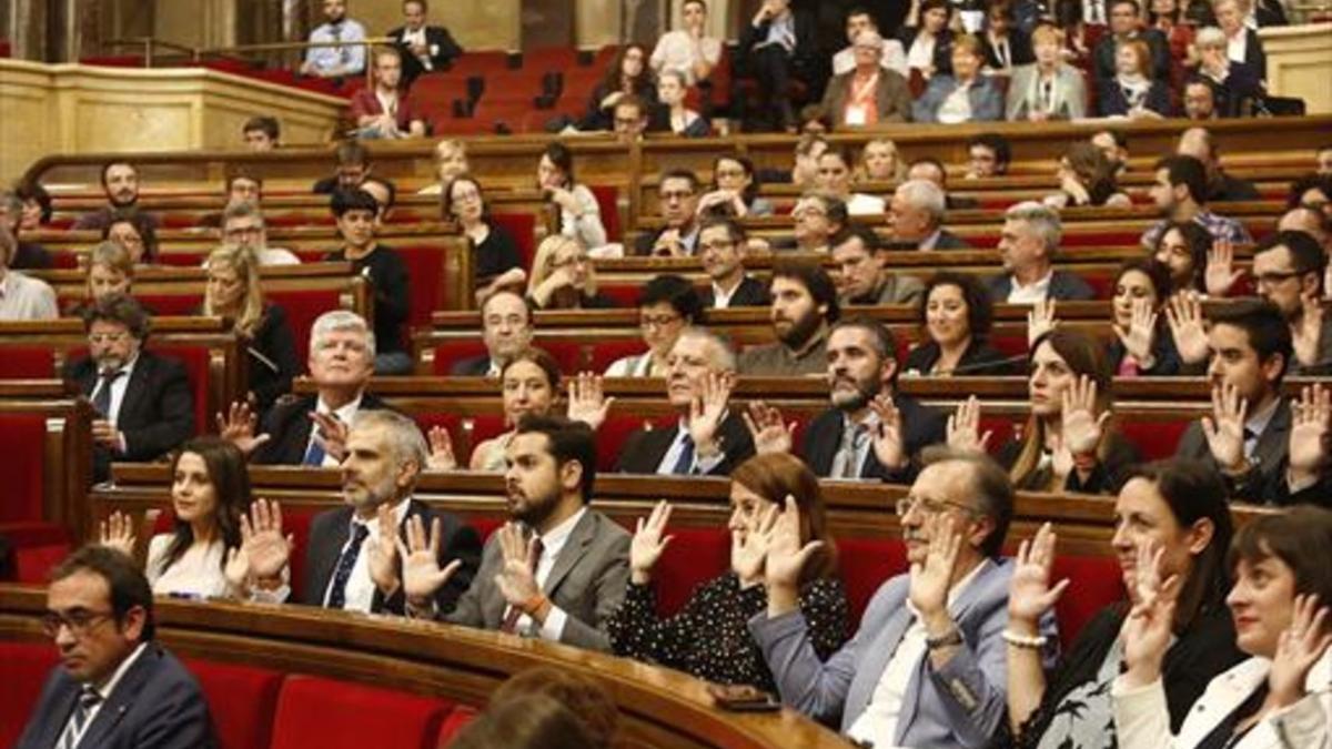 Votación de la resolución sobre la celebración de un referéndum durante el debate de política general de la semana pasada en el Parlament.