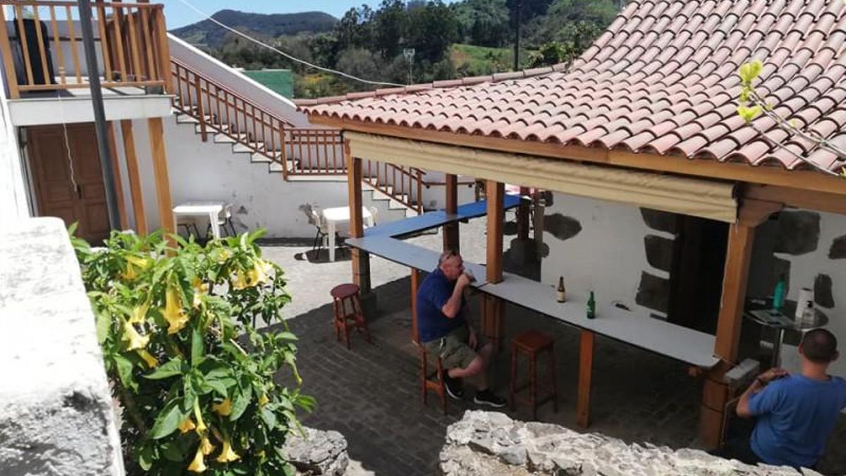 Bochinche con carne a la piedra en Canarias