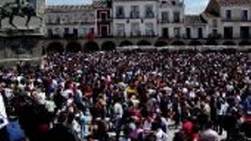 Más de 10.000 personas cantan y celebran la fiesta del Chíviri