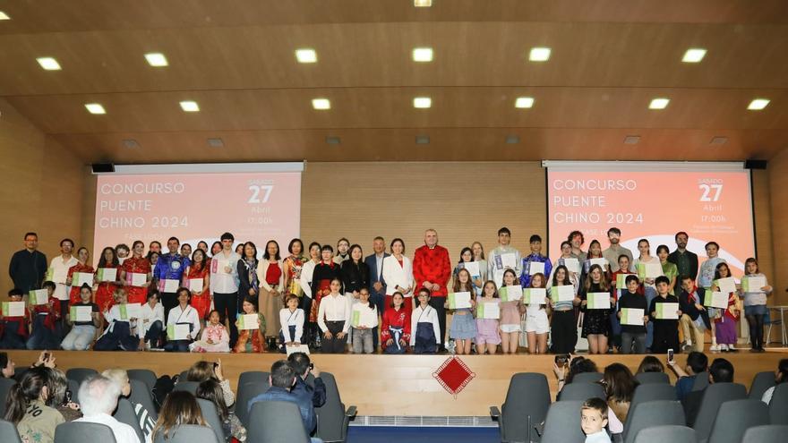 El concurso Puente Chino del Instituto Confucio mide la competencia lingüística de su alumnado