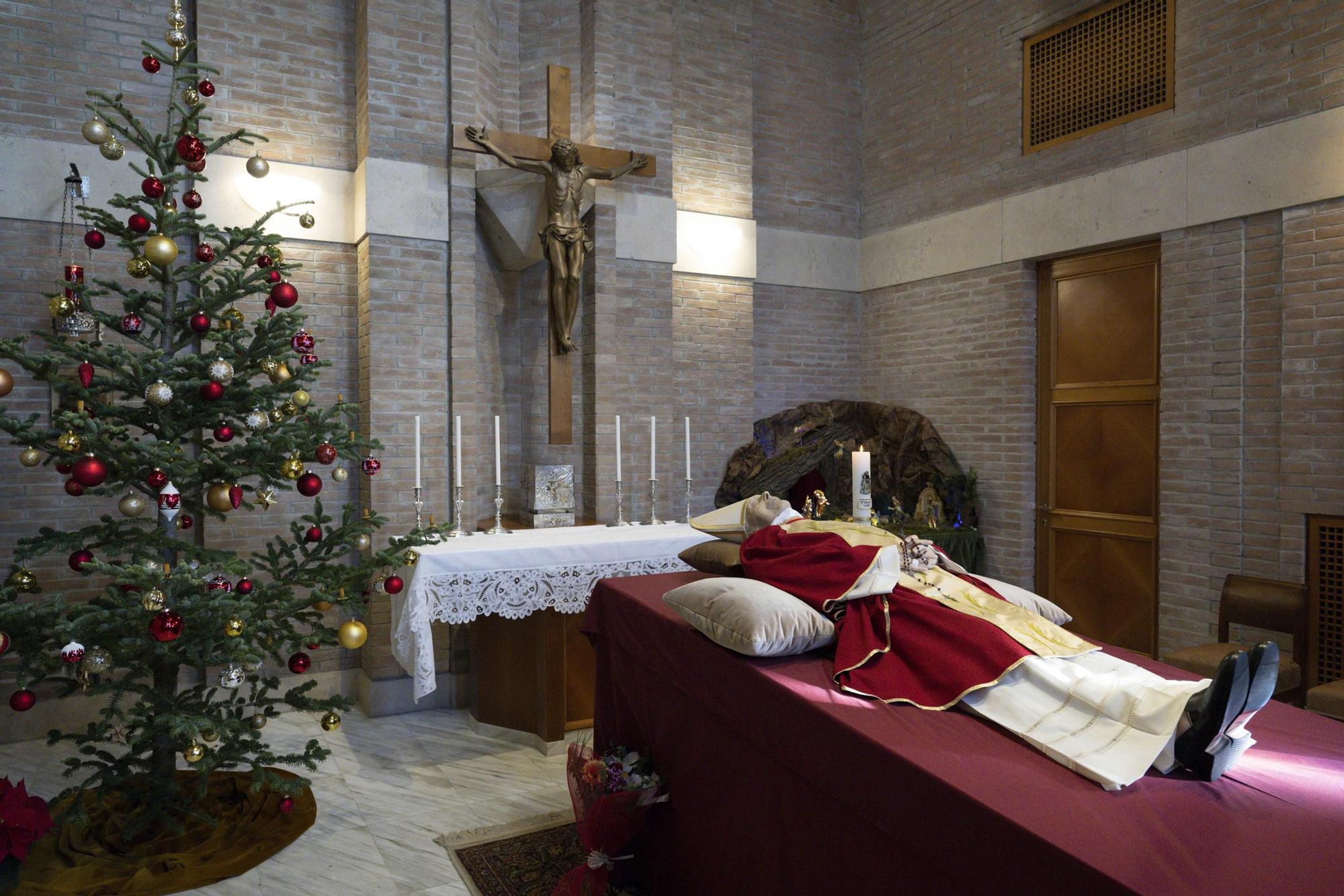 The corpse of Pope Emeritus Benedict XVI exhibited in the chapel of the Mater Ecclesiae monastery