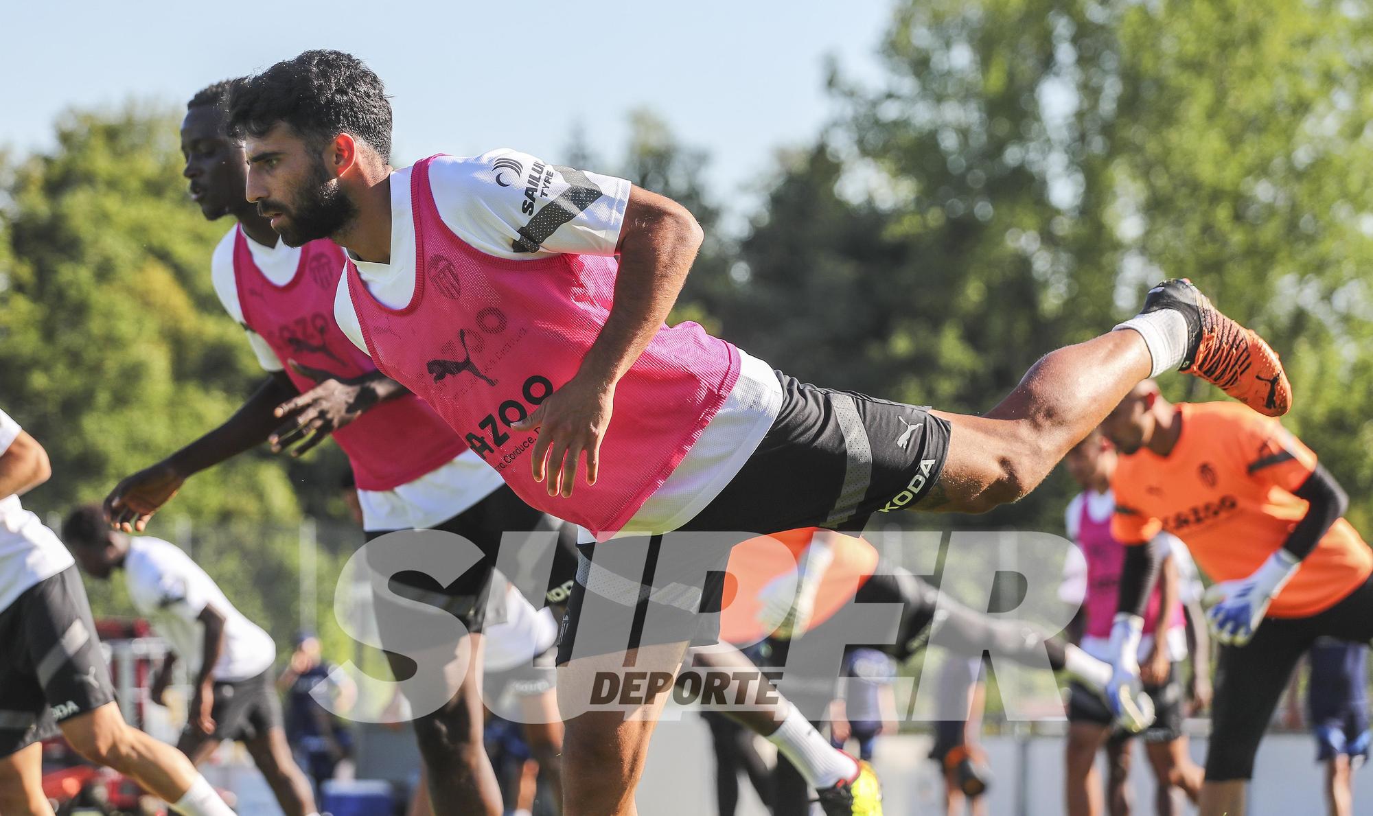 Entrenamiento vespertino del Valencia cf