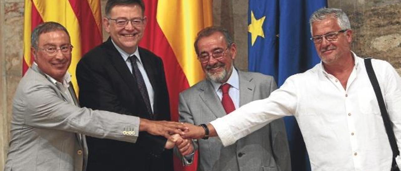 Ximo Puig, con el presidente de Cierval y los secretarios generales de los sindicatos UGT y CC OO en el Palau.