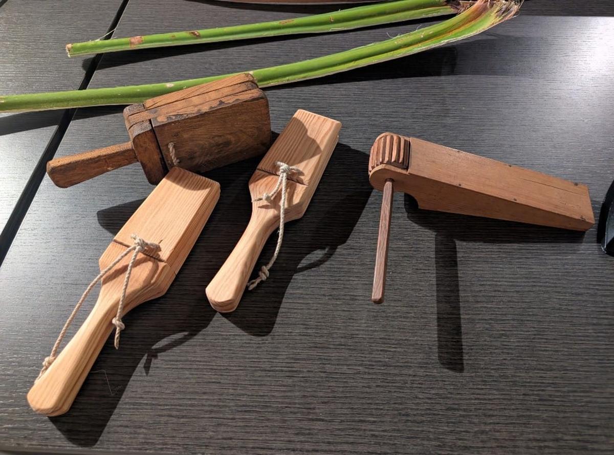 Varias matracas mostradas en la conferencia de ARCA