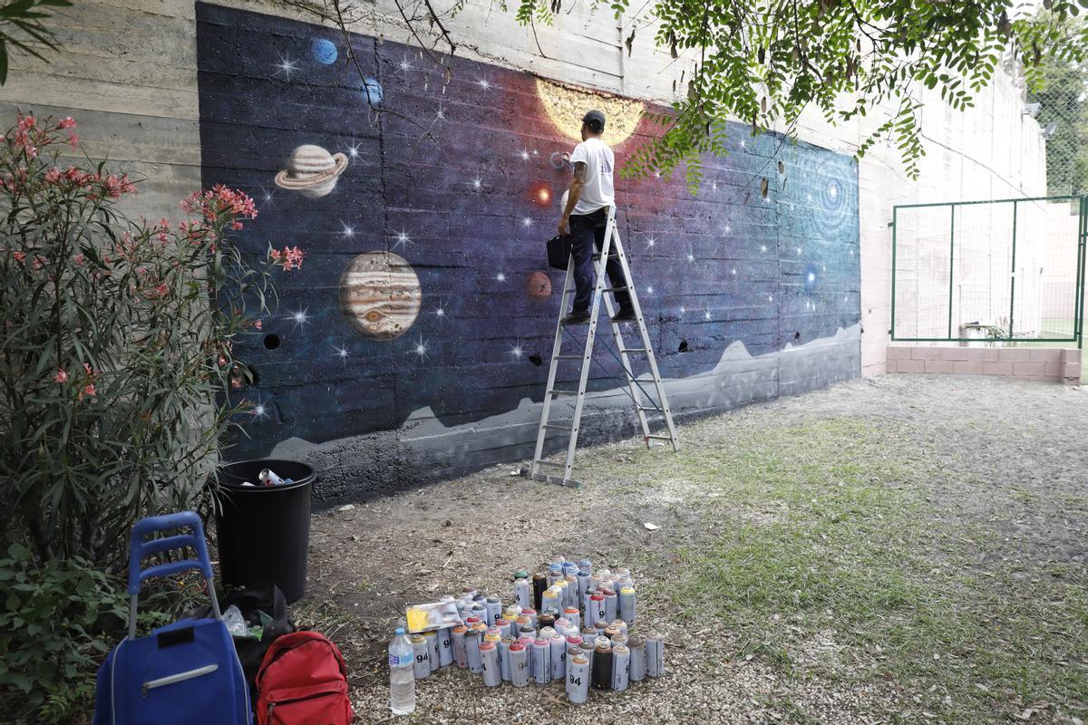 El colegio prepara un rocódromo aeroespacial para combinar las Ciencias Naturales y Sociales con el ejercicio físico.