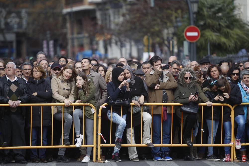 Ambientazo en la mascletà del día de la Crida