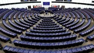 Populares, socialistas y liberales ultiman el cordón sanitario a la extrema derecha en el Parlamento Europeo
