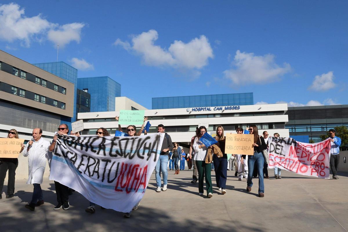 Las imágenes de la manifestación organizada por los sanitarios de Ibiza