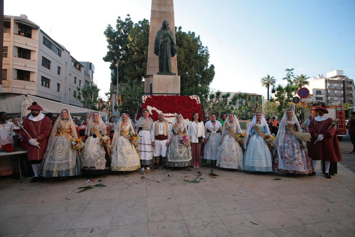 Galeria de fotos de l'ofrena de flors a Sant Pasqual en Vila-real