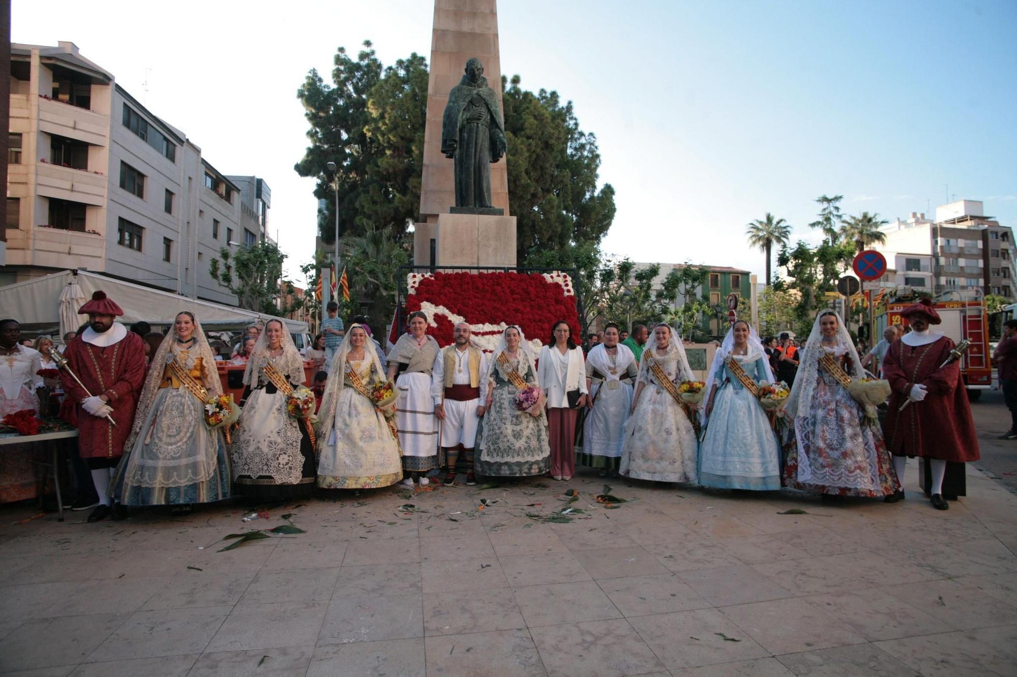 Galeria de fotos de l'ofrena de flors a Sant Pasqual en Vila-real
