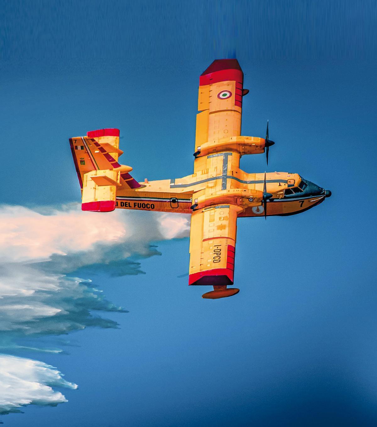Un avión modelo Canadair CL 415.