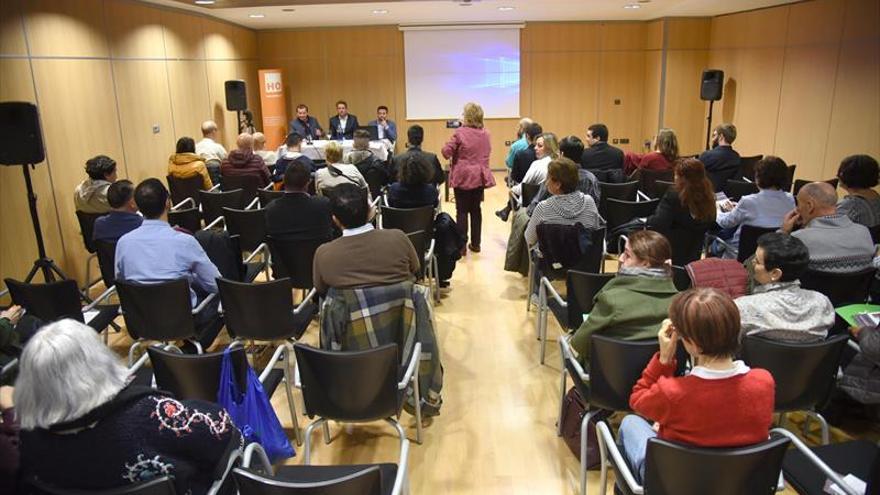 Hazte Oír celebra su conferencia tránsfoba ante cien asistentes