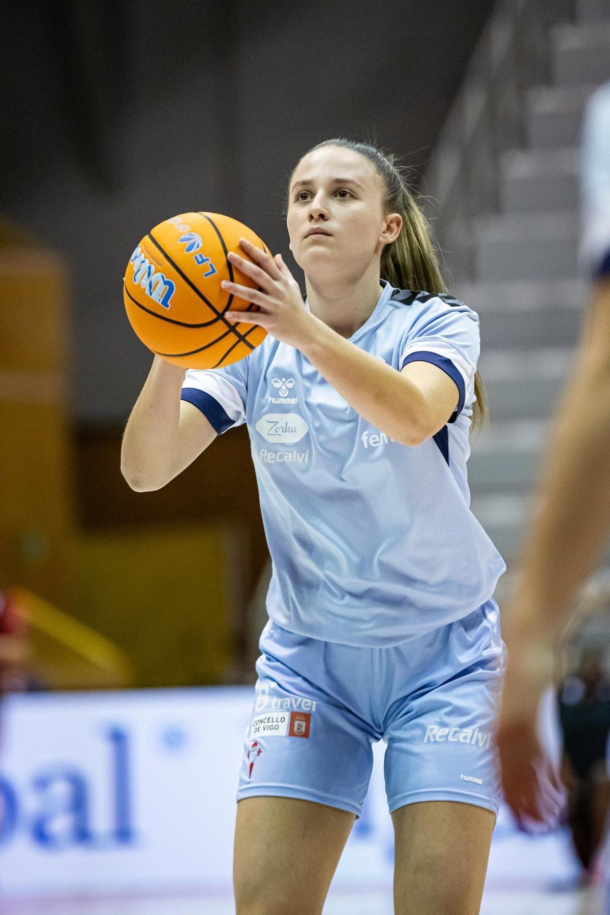 Sara Vidal, capitá do Celta Femxa Zorka, alcanzou os 100 partidos oficiais.