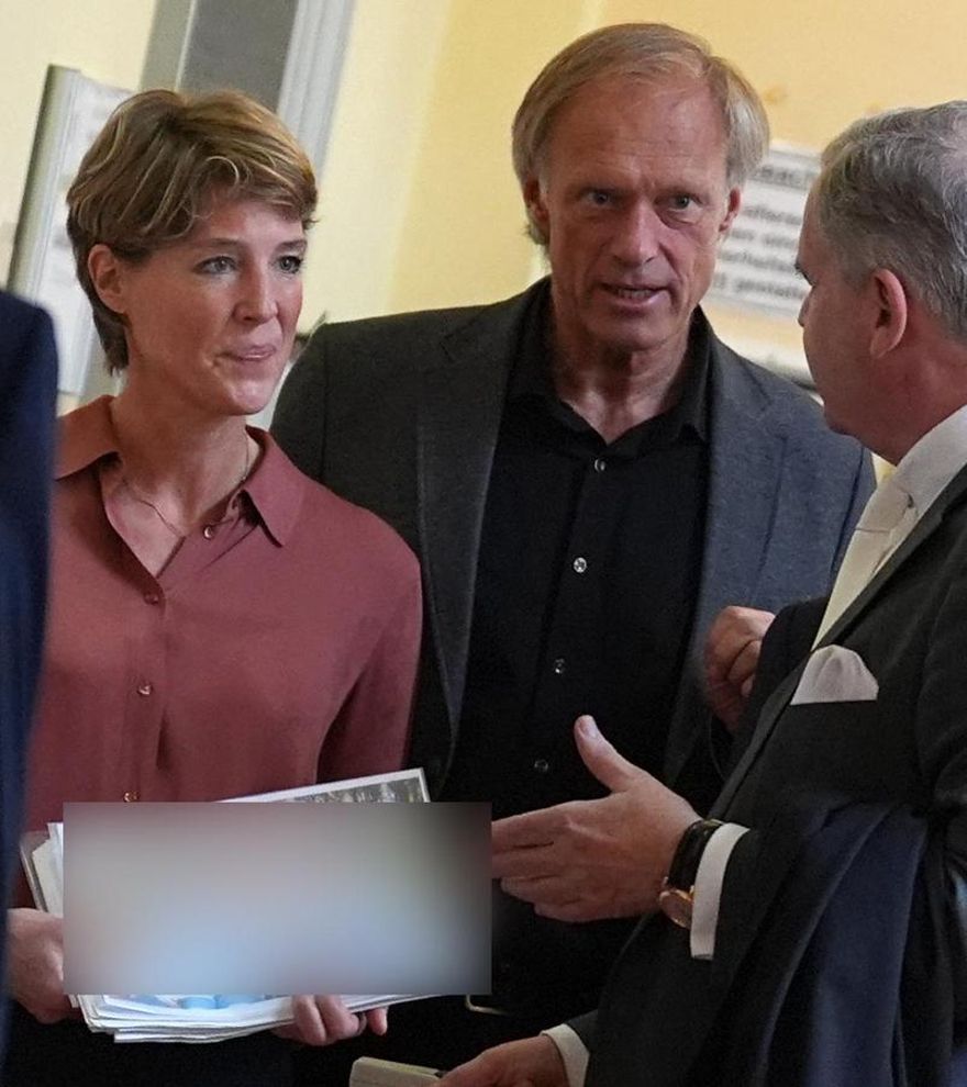 Entspannung vom Gerichtsprozess: Gerhard Delling und Christina Block haben sich ein Ferienhaus auf Mallorca gekauft