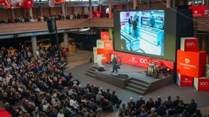 Tras el acto en la Fira de Girona, las celebraciones continuarán con diferentes eventos en lugares emblemáticos de Málaga, Burgos, Tarragona, Las Palmas y Madrid