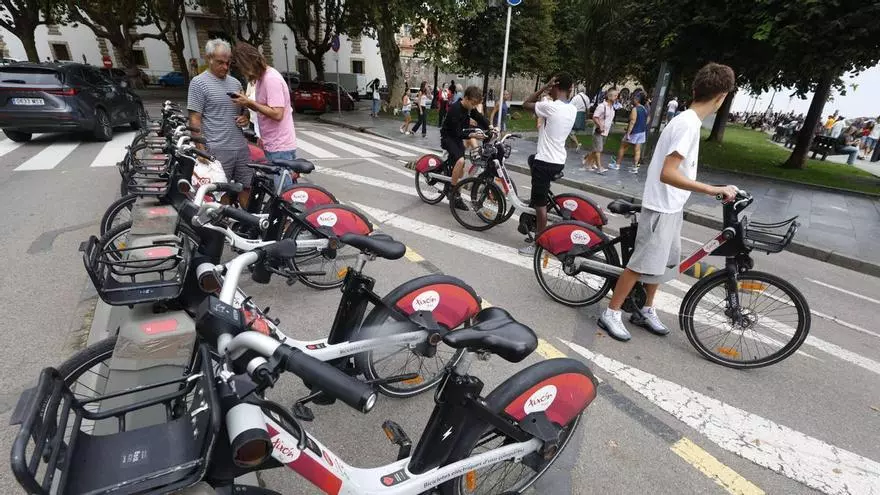 VÍDEO: Los usuarios de Gijón Bici reclaman mejoras