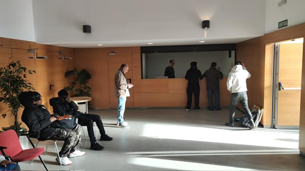 Així funciona el dispositiu per demanar cita prèvia al Palau Firal de Manresa