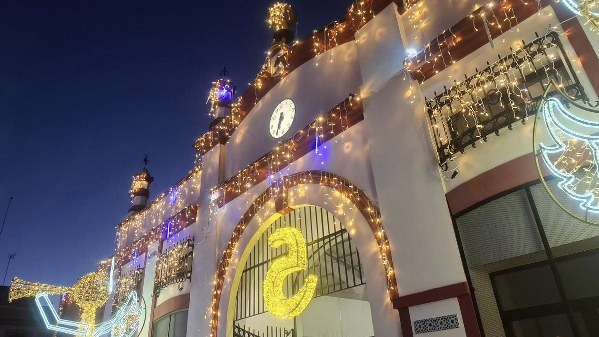 Fachada del edificio del Mercado en la plaza de Abastos.