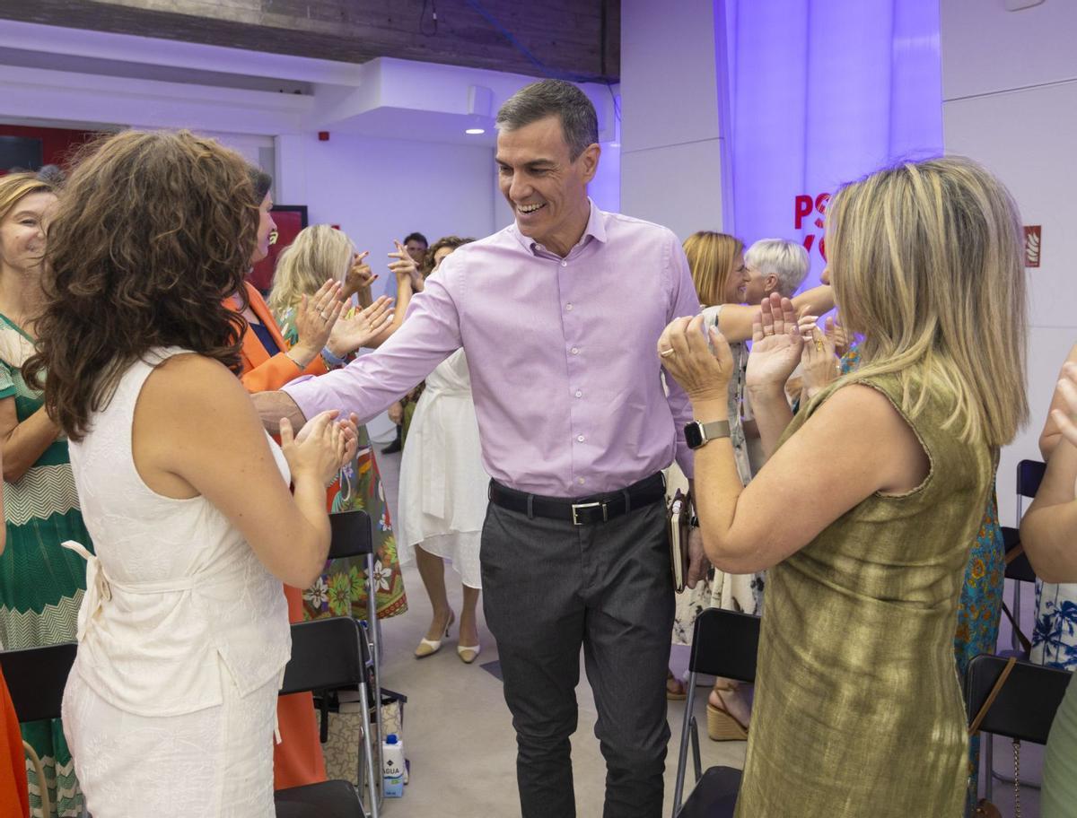 Sánchez reestructura el PSOE amb perfils connectats al Govern Sánchez reestructura el PSOE amb perfils connectats al Govern